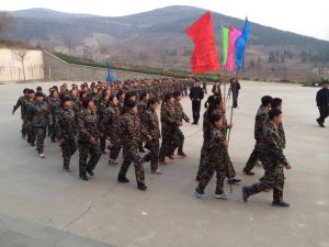 918博天堂助力章丘健民连锁大药房管理干部军事拓展训练营