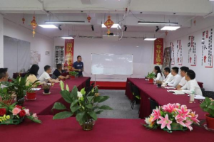 心存感恩，，，，，，，一路同行——新竹高于旧竹枝，，，，，，，全凭老干为扶持